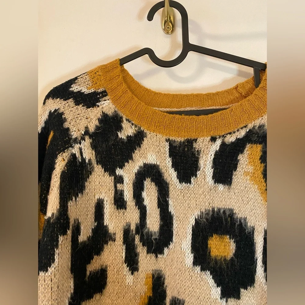 Alice Blue Animal Print Sweater - Large - Picture 4 of 4